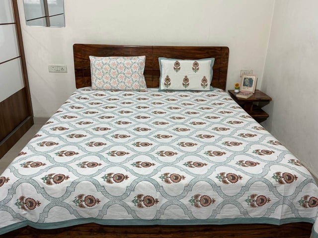 Double Bed XL Jaipuri Cotton Bedsheet, Classic Booti