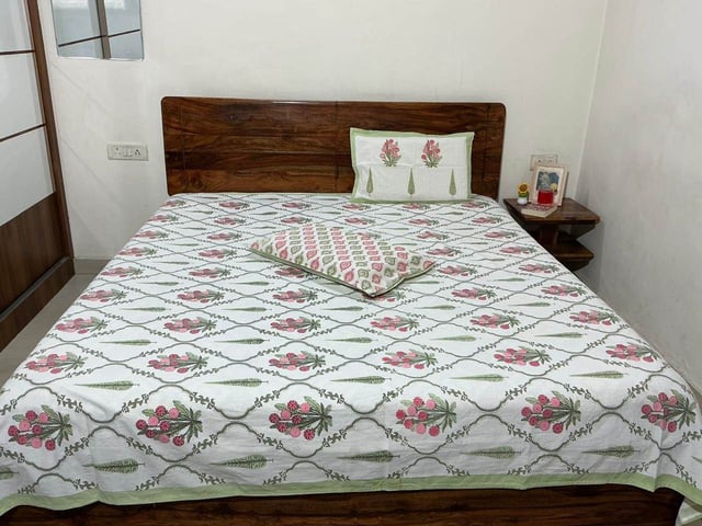 Double Bed XL Jaipuri Cotton Bedsheet, Magenta Vine