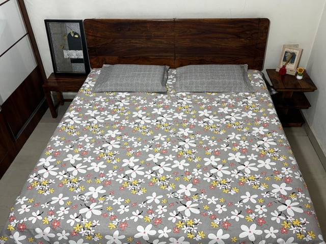 King Size Polycot Bedsheet, Grey Blossom